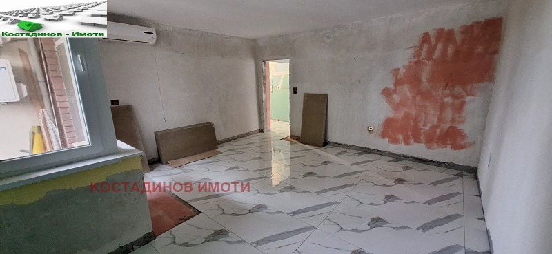 En venta  1 dormitorio Plovdiv , Izgrev , 78 metros cuadrados | 77849671 - imagen [3]