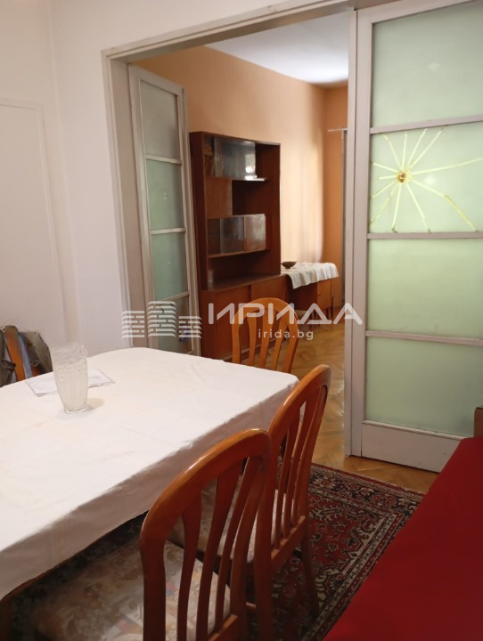 Продава 4-СТАЕН, гр. София, Център, снимка 2 - Апартаменти - 54684332
