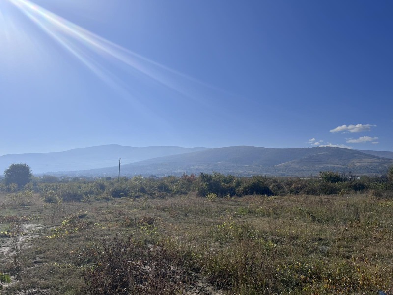 Продава ЗЕМЕДЕЛСКА ЗЕМЯ, с. Брестник, област Пловдив