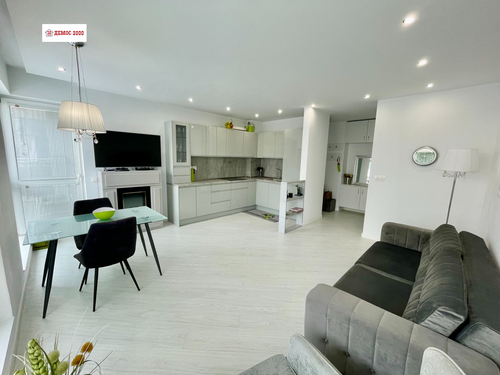 Продава 3-СТАЕН, гр. Варна, Бриз, снимка 2 - Апартаменти - 54368041
