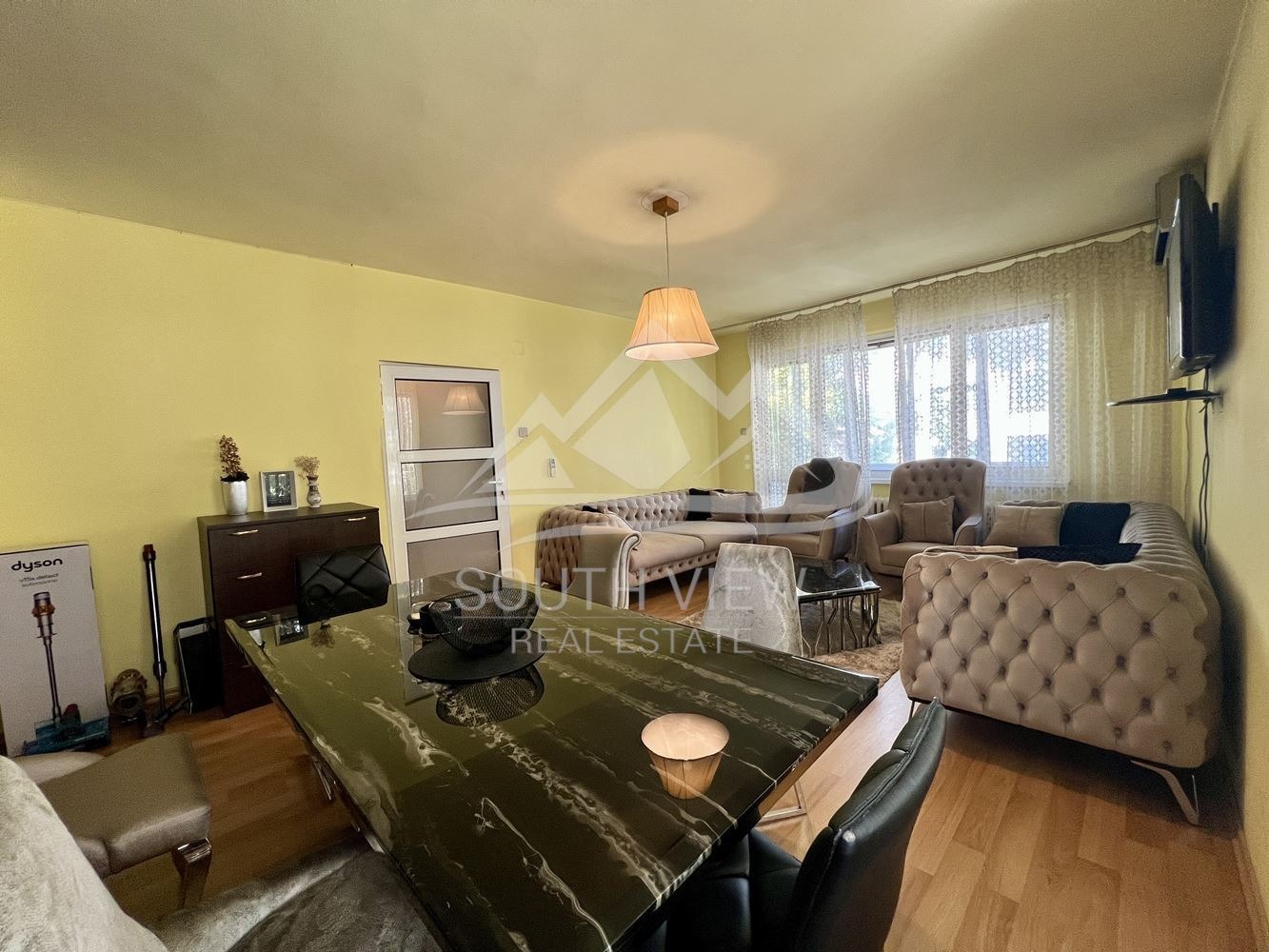 Продава 4-СТАЕН, гр. София, Център, снимка 2 - Апартаменти - 55627467
