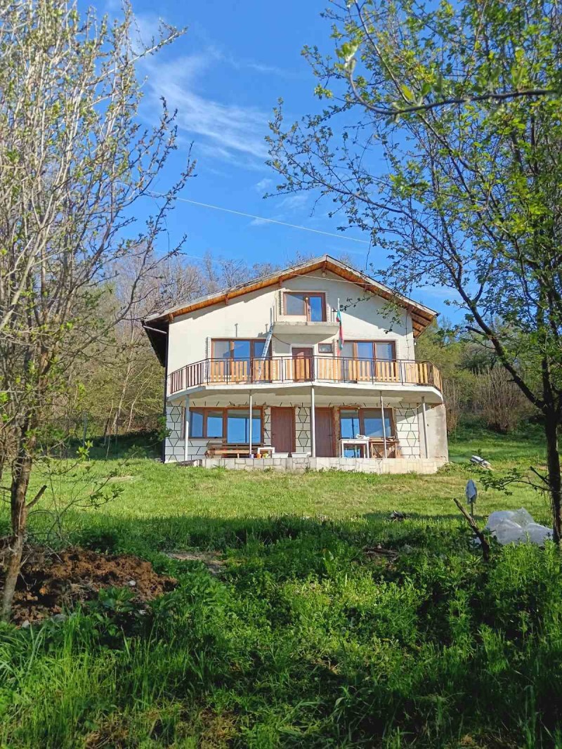 Продава КЪЩА в област Перник, с. Сирищник - 135 кв.м / 74 000 € » 144 731.42 лв., ВЕЛДИКС