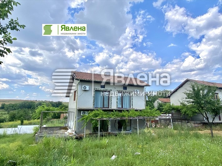 Продава КЪЩА, с. Радомирци, област Плевен, снимка 8 - Къщи - 46687919