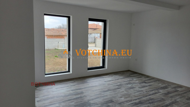 Продава КЪЩА, с. Соколово, област Добрич, снимка 14 - Къщи - 49186957