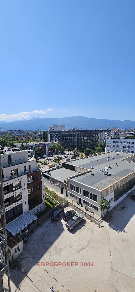 Продава  3-стаен град София , Изгрев , 121 кв.м | 32039372