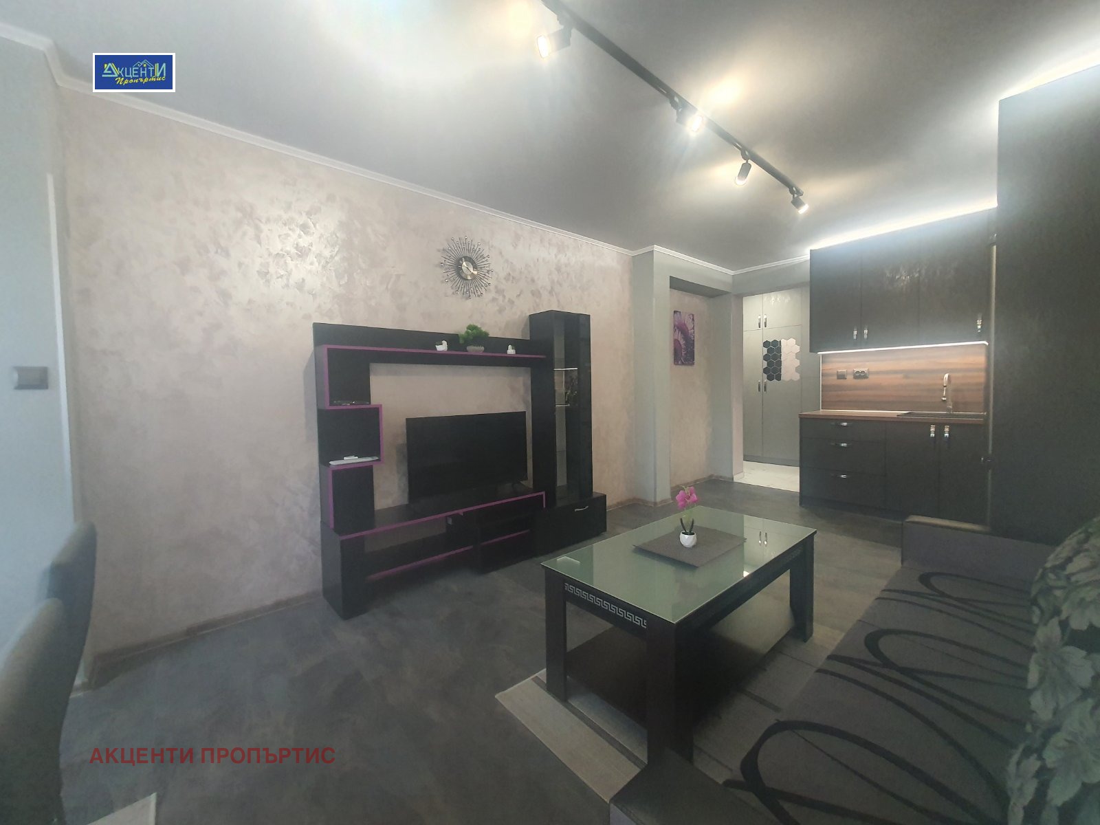 Продава 2-СТАЕН, гр. Велико Търново, Зона Б, снимка 2 - Апартаменти - 51558284