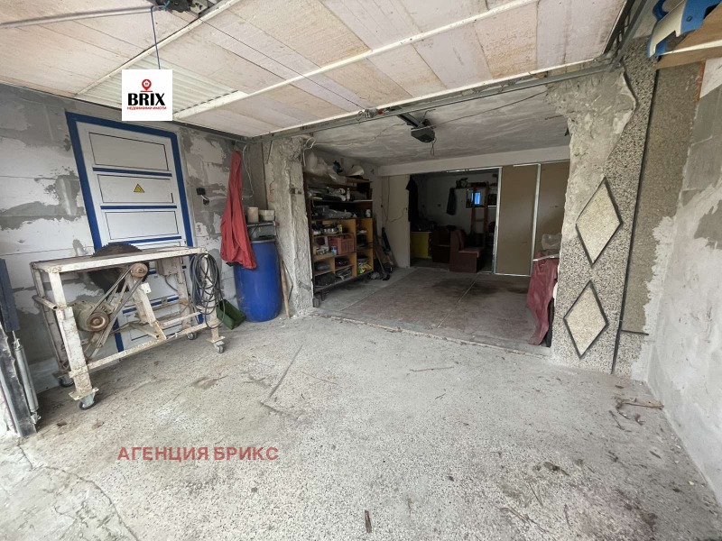 Продава ГАРАЖ в област Русе, с. Красен - 37 кв.м / 5 500 € » 10 757.07 лв., АГЕНЦИЯ БРИКС