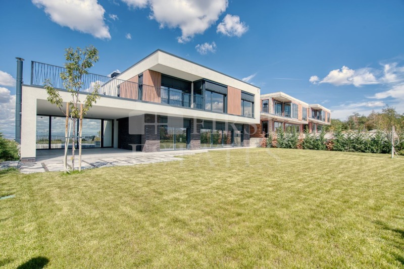 Продава КЪЩА в град София, Горна баня - 752 кв.м / 1 555 000 € » 3 041 315.65 лв., КЕЛЪР УИЛЯМС ЦЕНТЪР