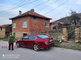 Продажба на имоти в с. Козарско, област Пазарджик - изображение 1 
