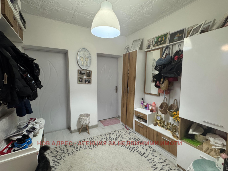 Продава ЕТАЖ ОТ КЪЩА, гр. Търговище, Център, снимка 7 - Етаж от къща - 52731824