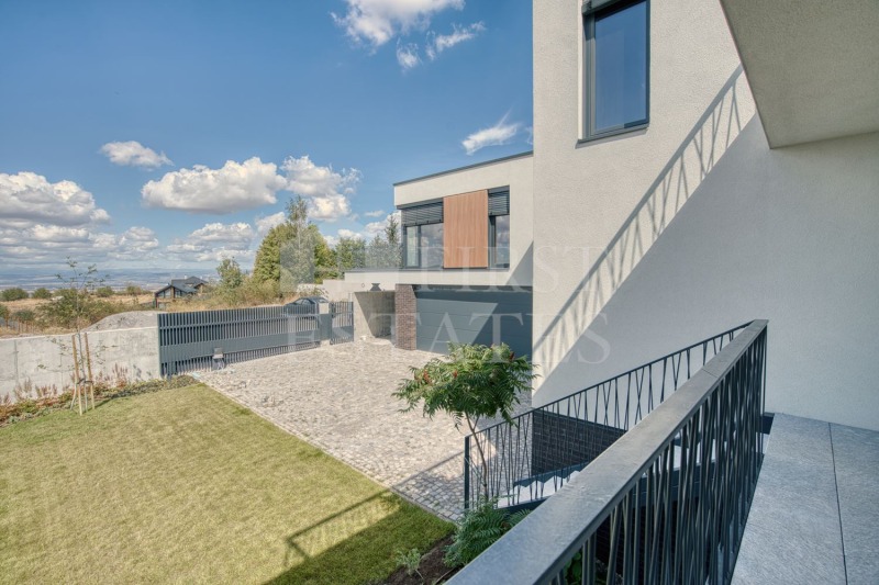 Продава КЪЩА, гр. София, Горна баня, снимка 13 - Къщи - 46524327