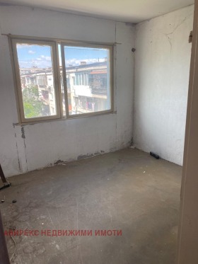 1 quarto Hristo Smirnenski, Plovdiv