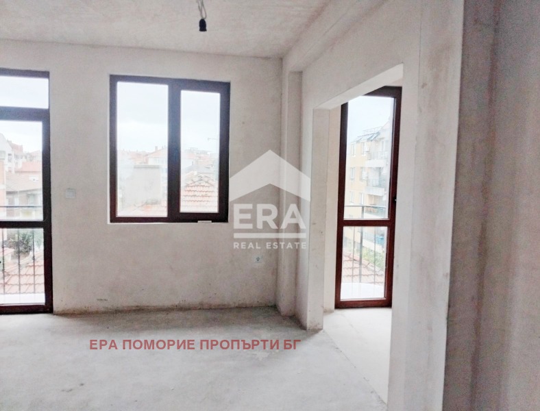 Продава 4-СТАЕН, гр. Поморие, област Бургас, снимка 4 - Апартаменти - 55724429