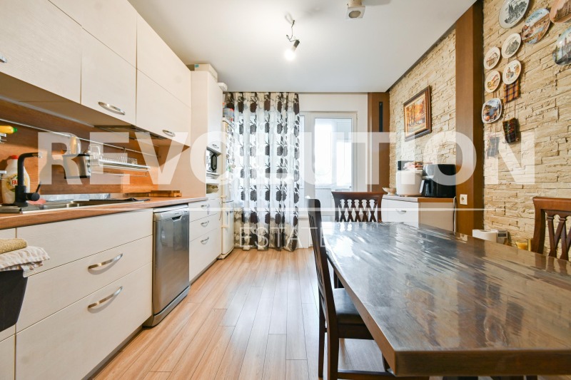 Na sprzedaż  3+ sypialni Sofia , Ljulin 1 , 114 mkw | 47093187 - obraz [2]