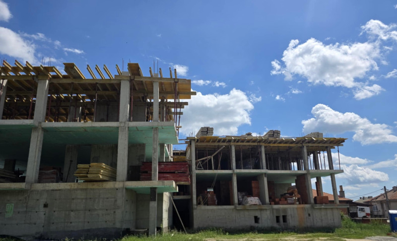 Продава  2-стаен област Пазарджик , гр. Панагюрище , 77 кв.м | 21139363