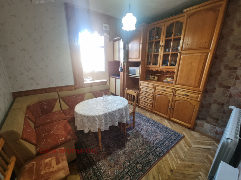 Продава 2-СТАЕН, гр. Благоевград, Орлова чука, снимка 5 - Апартаменти - 51282858