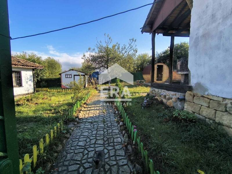 Продава КЪЩА, с. Изгрев, област Сливен, снимка 3 - Къщи - 52225902