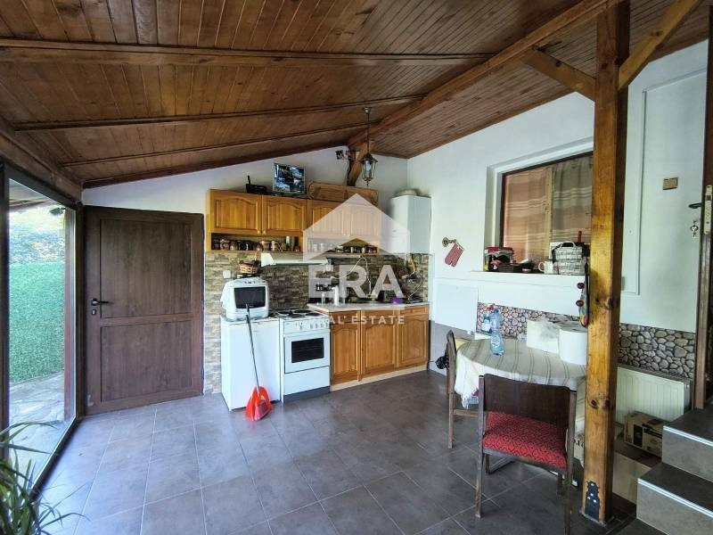 Продава КЪЩА, с. Изгрев, област Сливен, снимка 2 - Къщи - 52225902