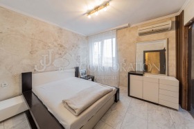 3 bedroom Lozenets, Sofia 13