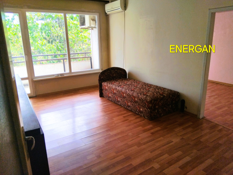 Продава 3-СТАЕН, гр. София, Бъкстон