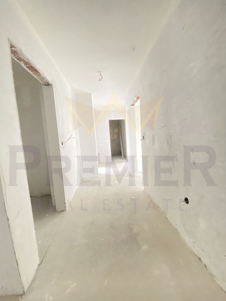 Продава МНОГОСТАЕН, гр. Варна, Лятно кино Тракия, снимка 2 - Апартаменти - 53869559