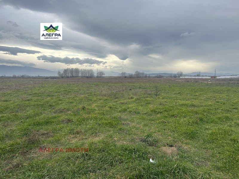 Продава ПАРЦЕЛ, с. Сарая, област Пазарджик