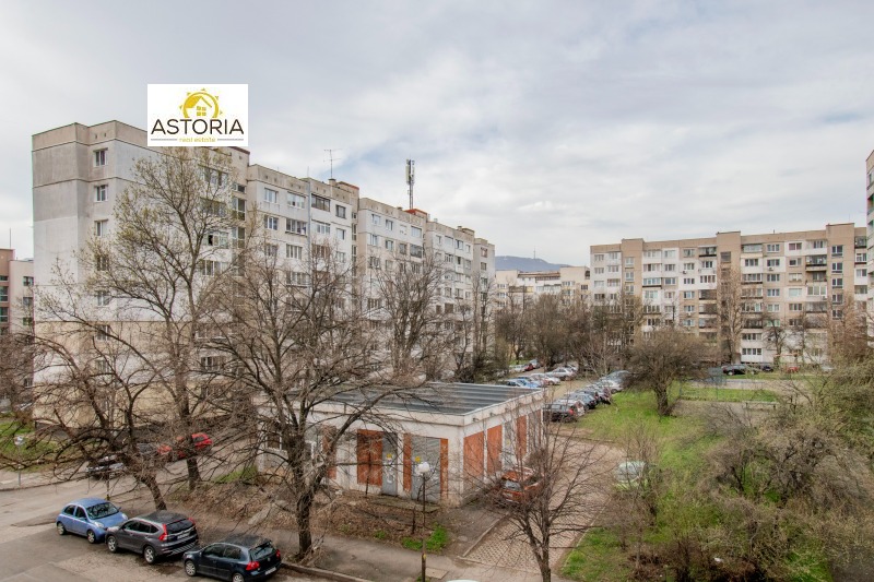 Продава 3-СТАЕН, гр. София, Лагера, снимка 5 - Aпартаменти - 49530783