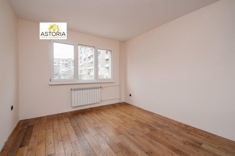 Продава 3-СТАЕН, гр. София, Лагера, снимка 9 - Aпартаменти - 49530783