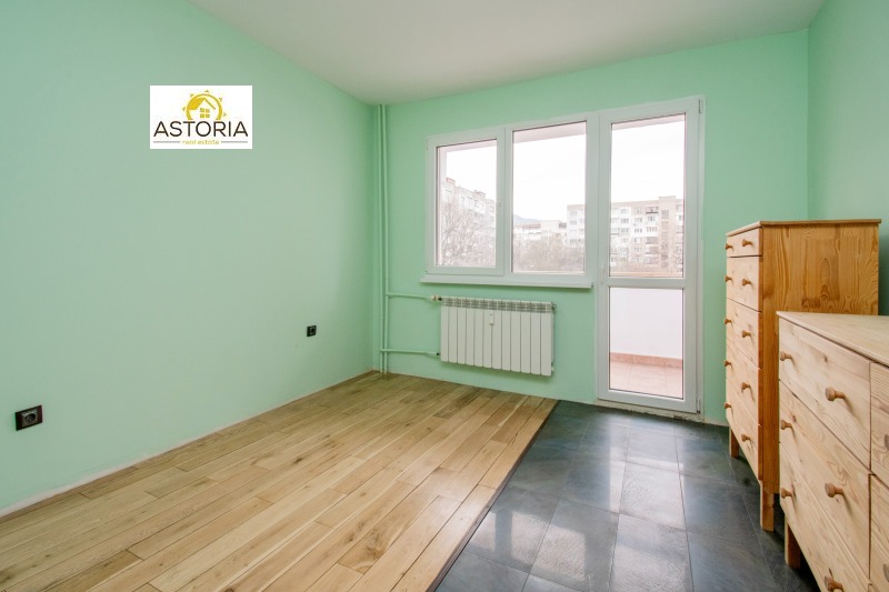 Продава 3-СТАЕН, гр. София, Лагера, снимка 8 - Aпартаменти - 49530783