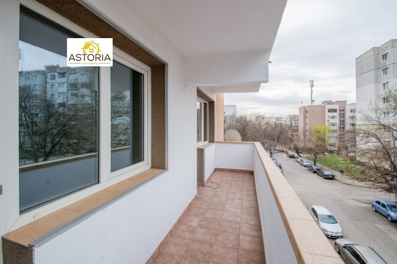 Продава 3-СТАЕН, гр. София, Лагера, снимка 4 - Aпартаменти - 49530783