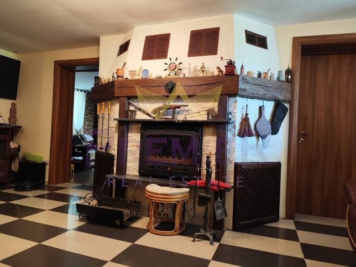 Продава КЪЩА, с. Порой, област Бургас, снимка 2 - Къщи - 53044596