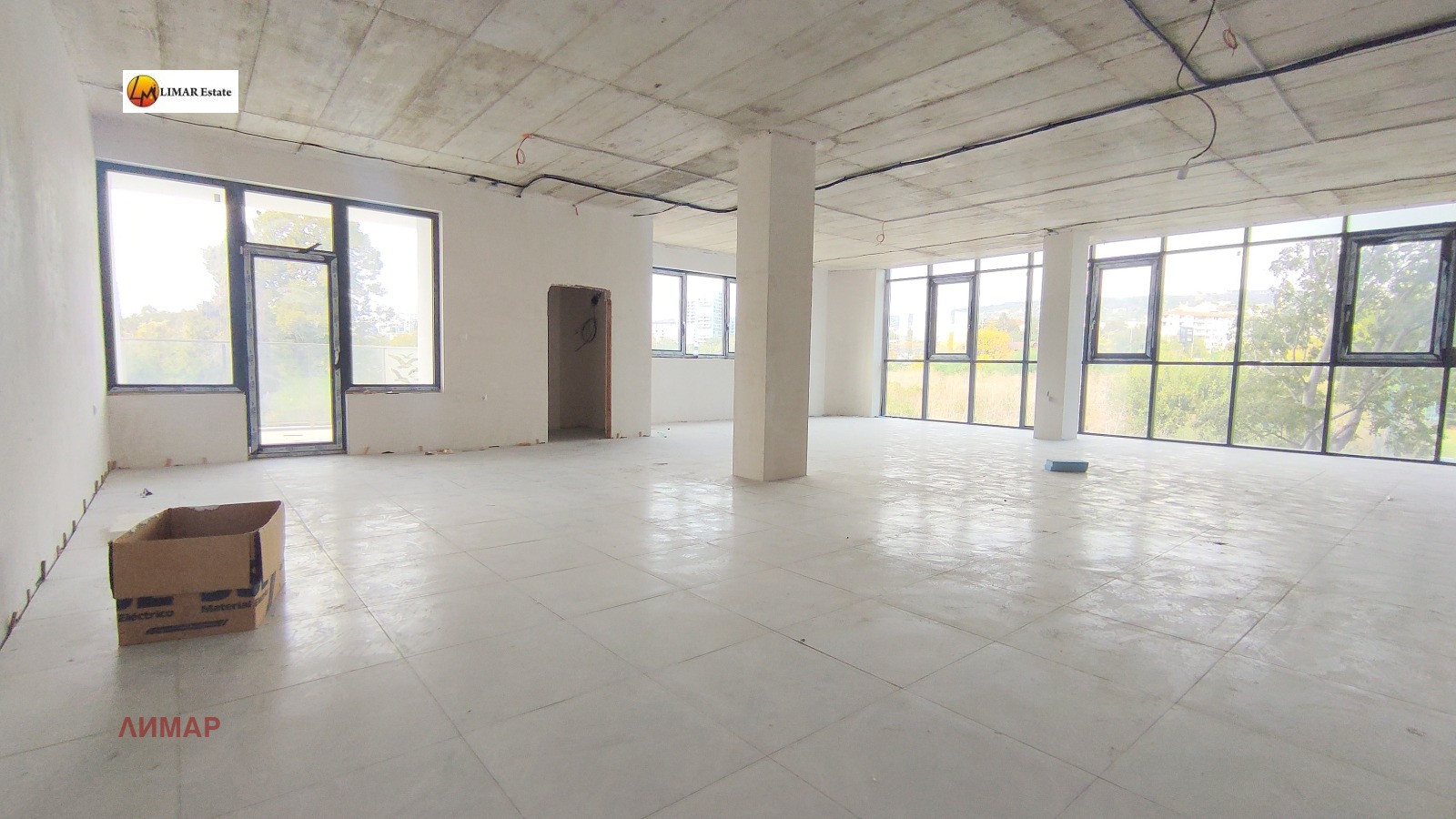 Продава ОФИС, гр. Варна, Гранд Мол, снимка 2 - Офиси - 56567557