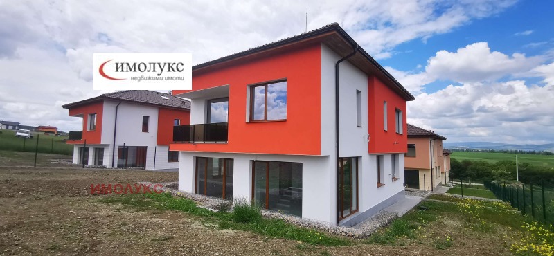 Продава КЪЩА, с. Хераково, област София област, снимка 2 - Къщи - 53050154