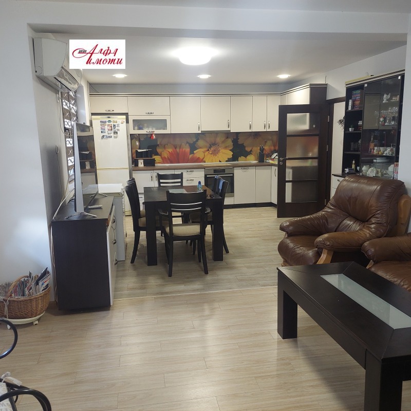 Продава 2-СТАЕН, гр. Шумен, Център, снимка 4 - Апартаменти - 52564335