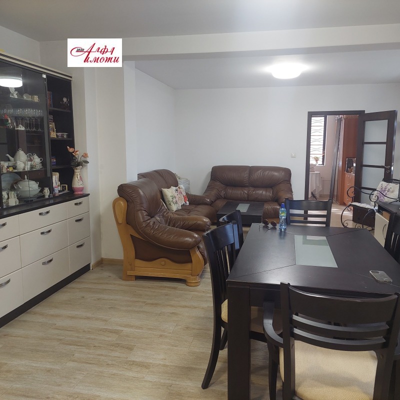 Продава 2-СТАЕН, гр. Шумен, Център, снимка 3 - Апартаменти - 52564335