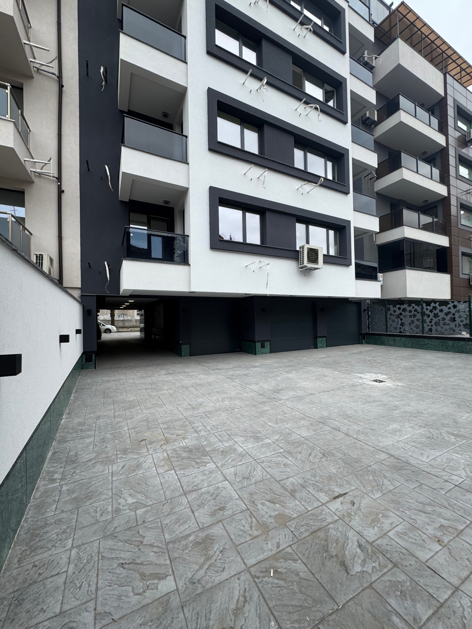 Продава ГАРАЖ, ПАРКОМЯСТО, гр. Пловдив, Кючук Париж, снимка 3 - Гаражи и паркоместа - 53945166