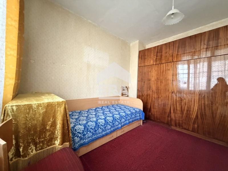 Продава 2-СТАЕН, гр. Силистра, Изток, снимка 2 - Апартаменти - 55893918
