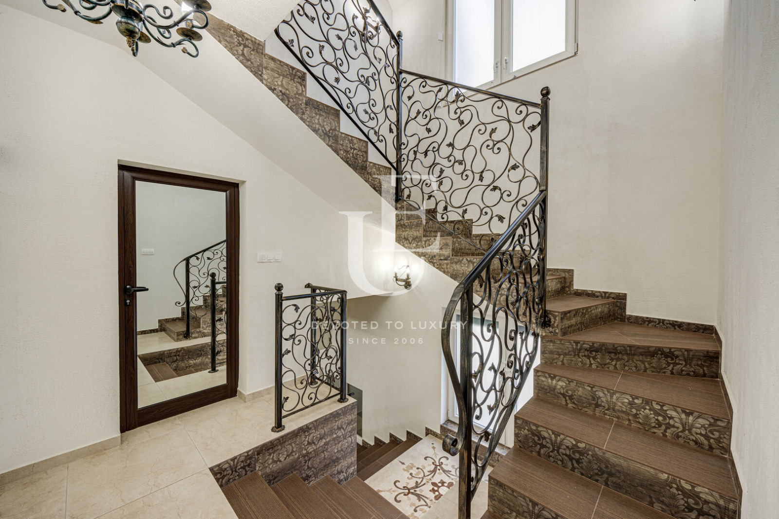 Продава КЪЩА, гр. София, Оборище, снимка 9 - Къщи - 55231654
