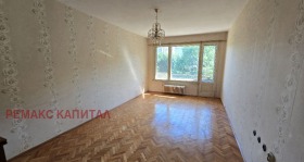 Продава  3-стаен, град София