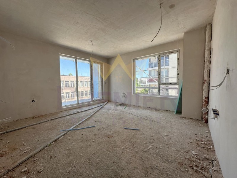 Продава  2-стаен град Варна , Победа , 67 кв.м | 96693841 - изображение [2]