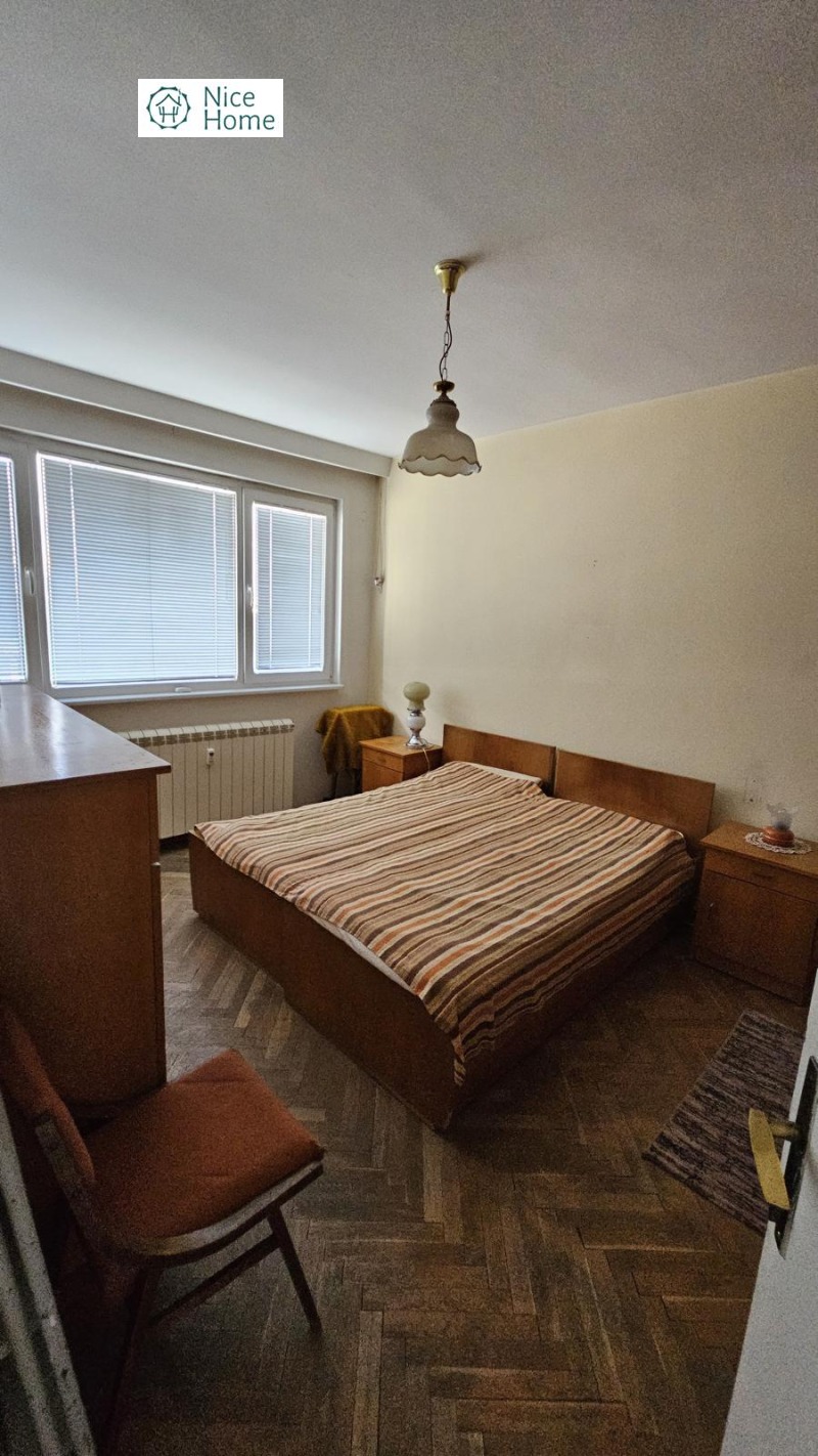 In vendita  2 camere da letto Sofia , Geo Milev , 105 mq | 49894204