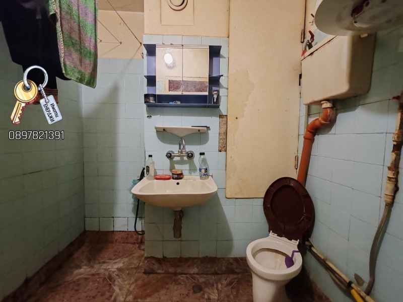 Продава  1-стаен град Плевен , Широк център , 51 кв.м | 38633229 - изображение [4]