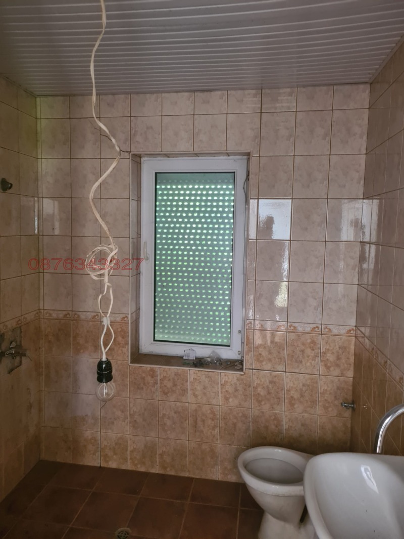 Продава КЪЩА, с. Карапелит, област Добрич, снимка 7 - Къщи - 52780861