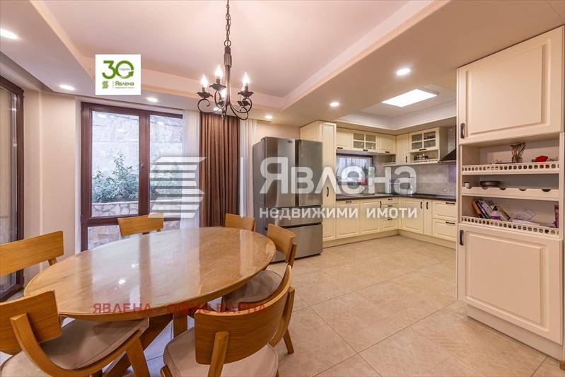 Продава КЪЩА, гр. Варна, м-т Манастирски рид, снимка 9 - Къщи - 53026441