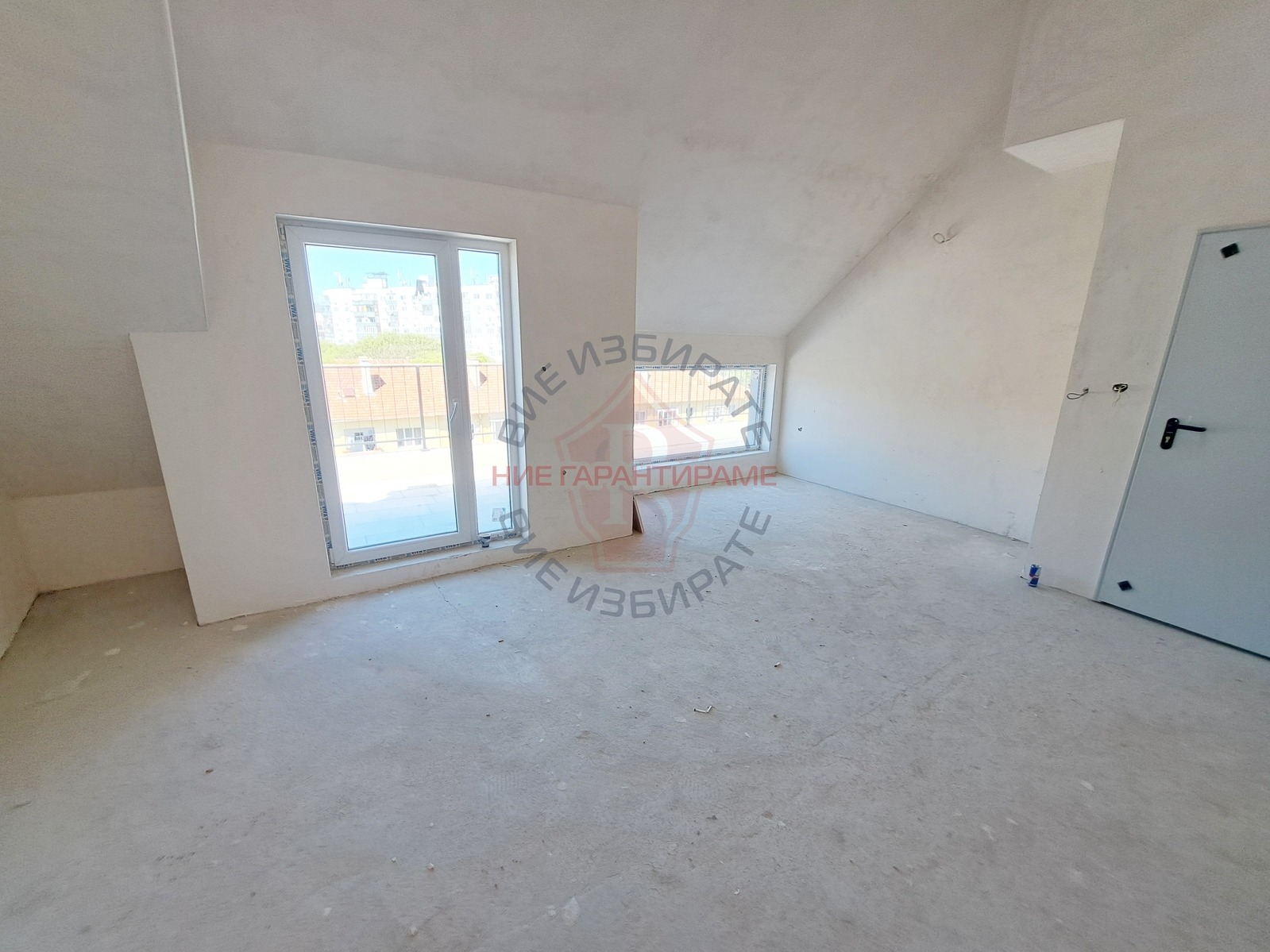 Продава МЕЗОНЕТ, гр. Варна, Колхозен пазар, снимка 2 - Апартаменти - 54454210