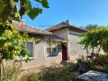 Продава КЪЩА, област Добрич, с. Пчеларово • 40000 лв. • 58499067 — Holmes.bg