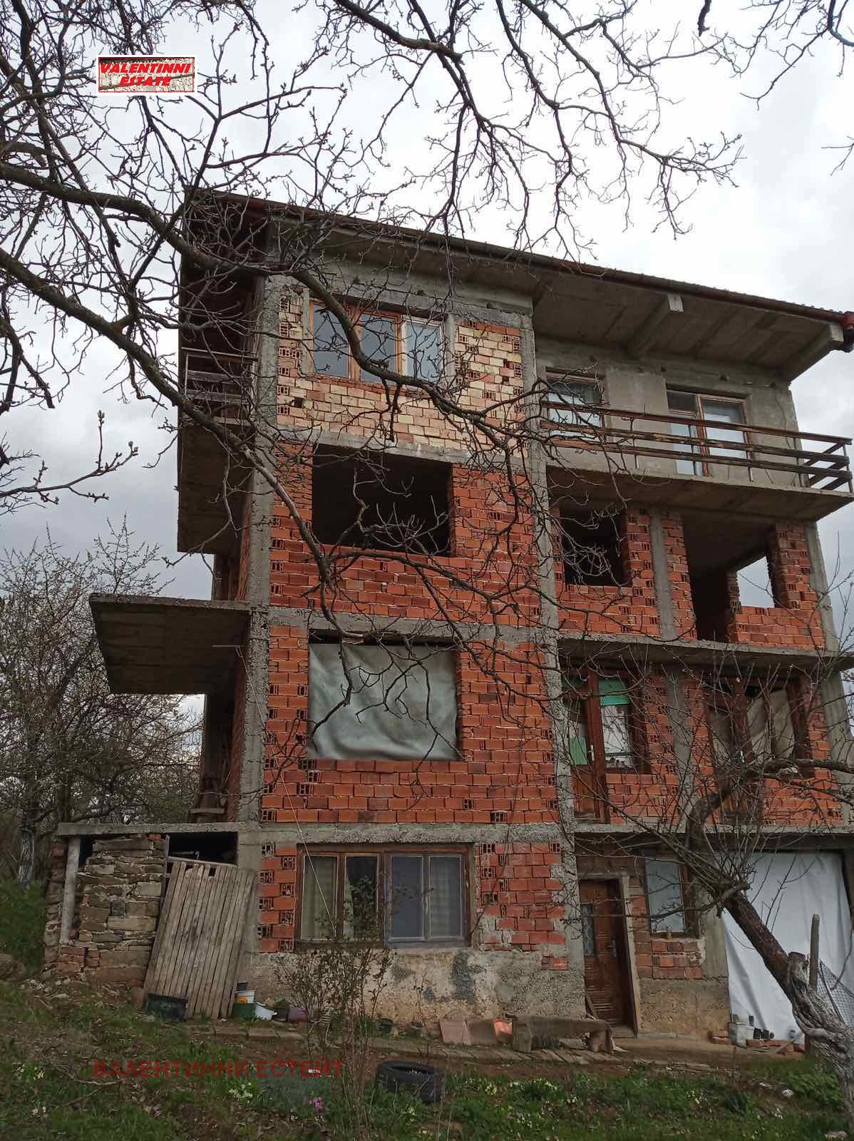 Продава КЪЩА, с. Извор, област Перник