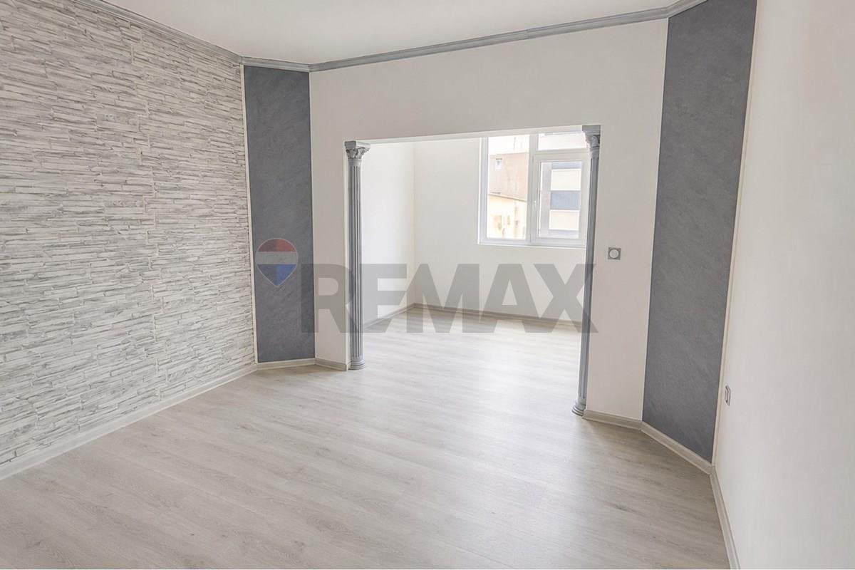Продава 3-СТАЕН, гр. Шумен, Болницата, снимка 2 - Апартаменти - 55087005