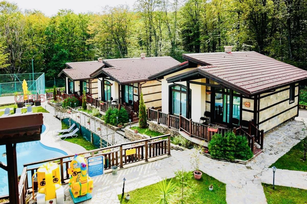 Продава ХОТЕЛ, с. Спанчевци, област Монтана, снимка 2 - Хотели - 54305025