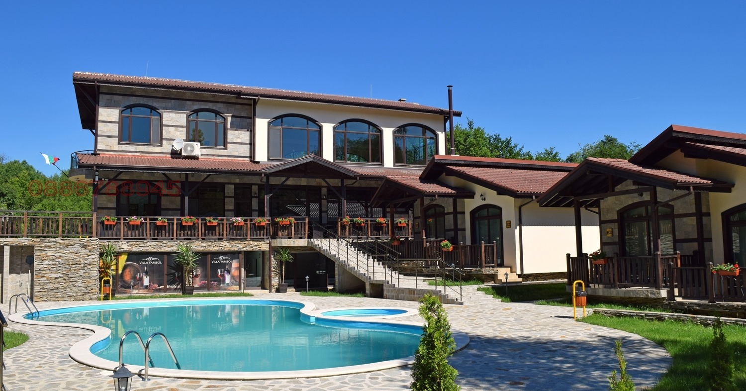 Продава ХОТЕЛ, с. Спанчевци, област Монтана